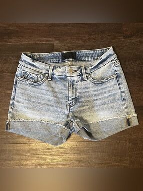 Buckle Light Wash Denim Roll-Hem Jean Shorts